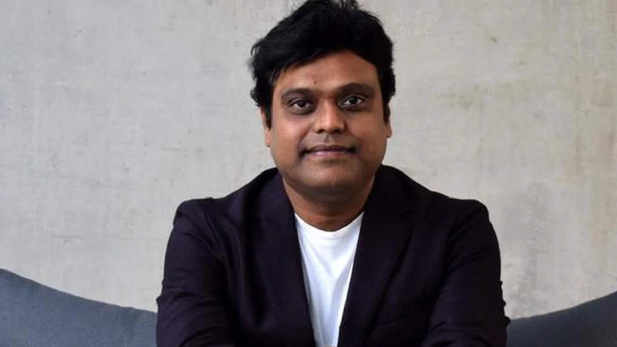 தனுஷ் படத்தையே நிராகரித்த பிரபல மியூசிக் டைரக்டர்... என்ன நடந்தது தெரியுமா?