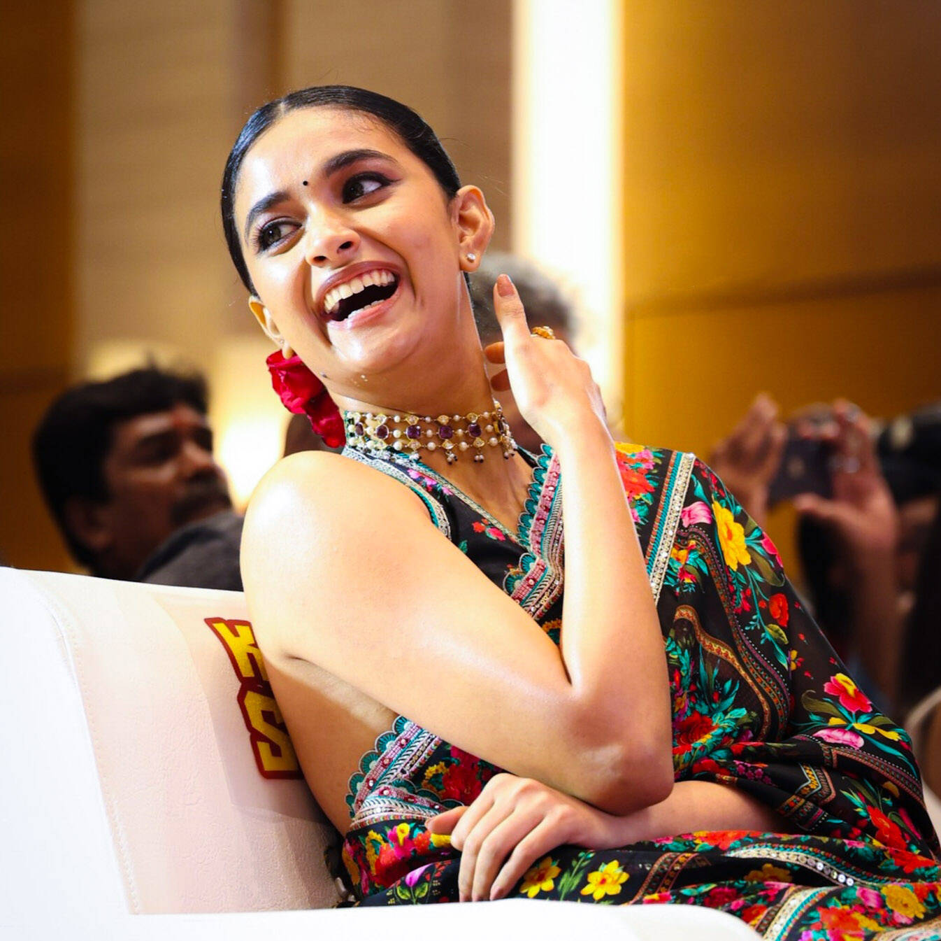 எல்லாம் மும்பை செய்த மாயம்!.. ரகு தாத்தா ஆடியோ லாஞ்சுக்கு ஓப்பன் டிரெஸ்ஸில் வந்த கீர்த்தி சுரேஷ்!..