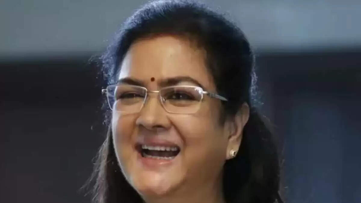 சூப்பர்ஸ்டார்களின் சாதனையை சமன் செய்த நடிகை ஊர்வசி&hellip; விருதில் சாதித்த சுவாரஸ்யம்&hellip;