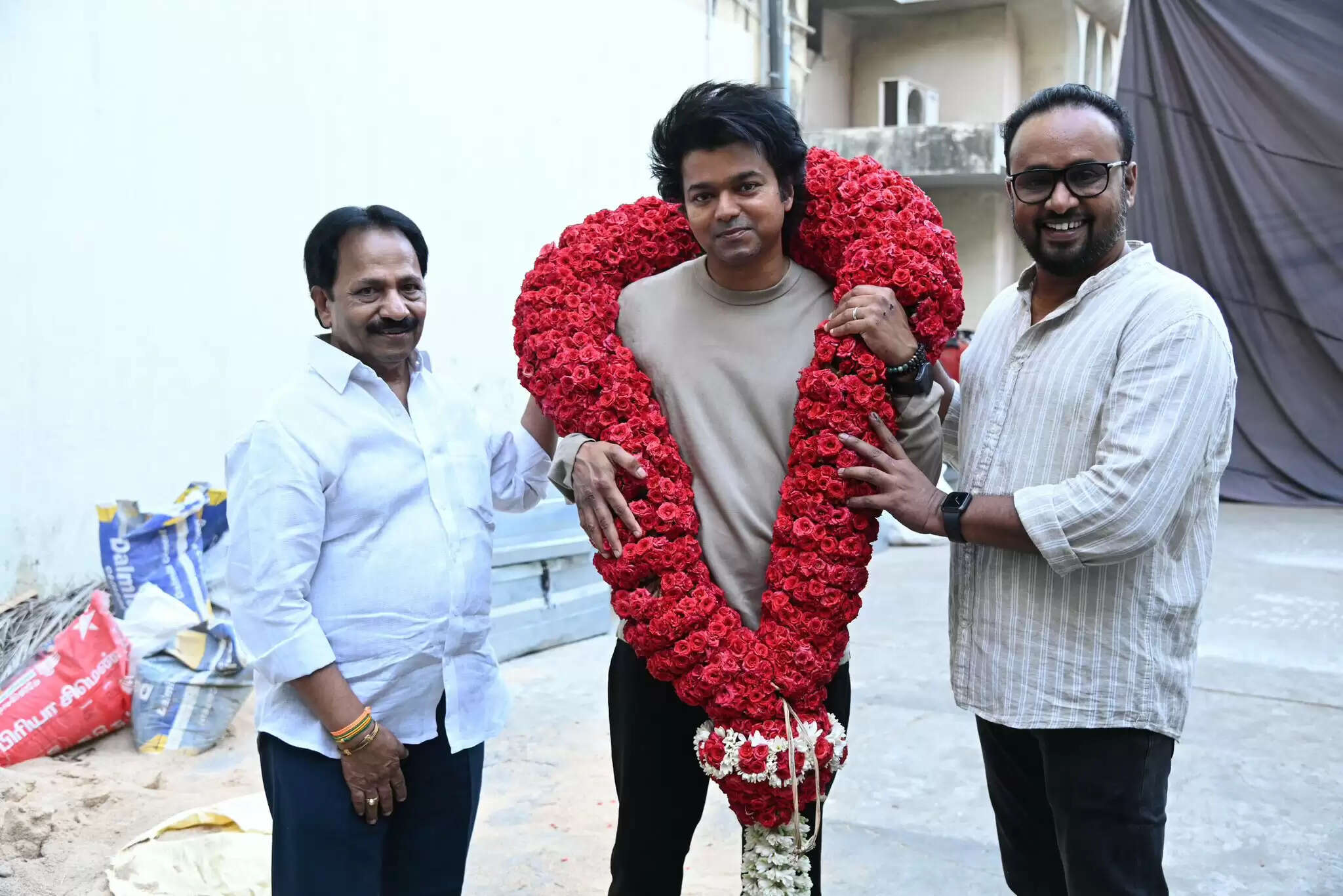 20 கோடி வசூல்!.. கில்லி பட இயக்குனர் தரணியை சந்தோஷப்படுத்திய தளபதி விஜய்!.. வேறலெவல் சம்பவம்!..