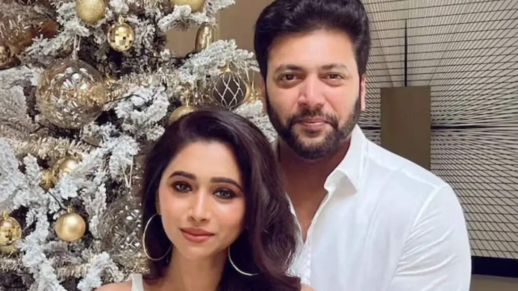 கோவாவில் பாடகியுடன் மூணு மாசமா இருந்த ஜெயம் ரவி... என்ன காரணம்னு தெரியுதா?