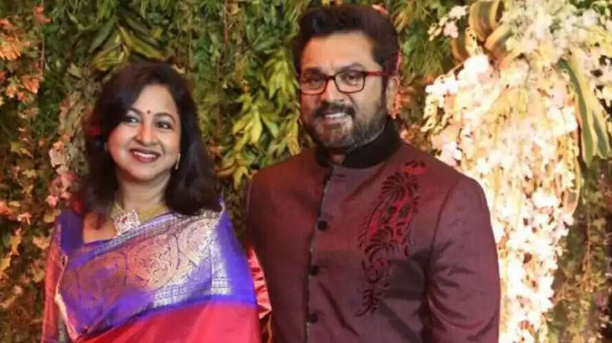 ராதிகாவை பார்த்ததும் ஆசையாக ஓடி வந்த ரசிகை! சுயரூபத்தை காட்டிய அம்மணி.. வறுத்தெடுக்கும் நெட்டிசன்கள்