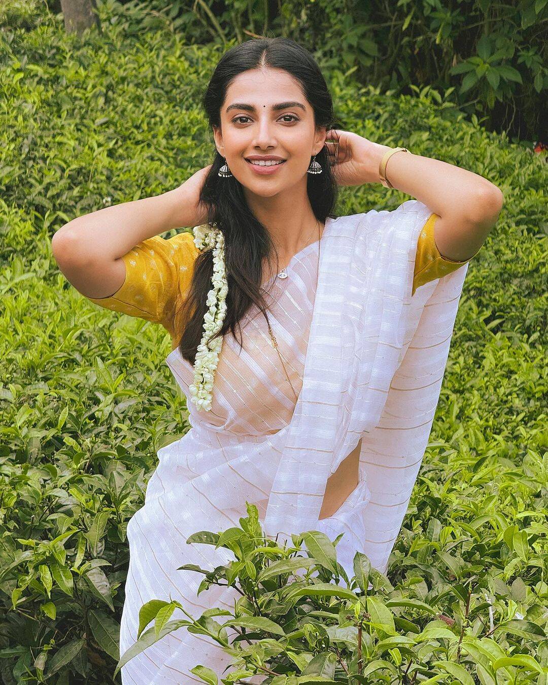 ஏய் மல்லிப்பூ வச்சு வச்சு வாடுதே!.. கோட் ஹீரோயின் கேரளாவில் என்ன பண்றாரு பாருங்க!..