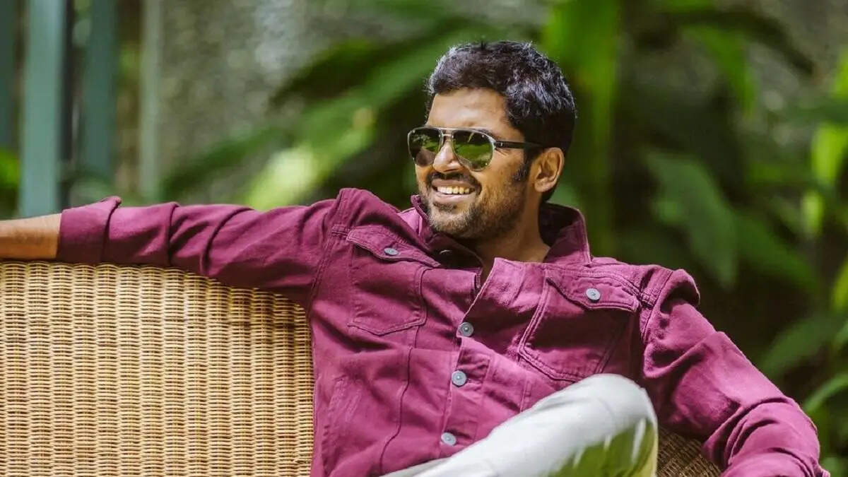 ஜாலி போலீசாக வைப் பண்ணும் கார்த்தி!... வா வாத்தியாரே டீசரே சும்மா தாறுமாறா இருக்கே?!..