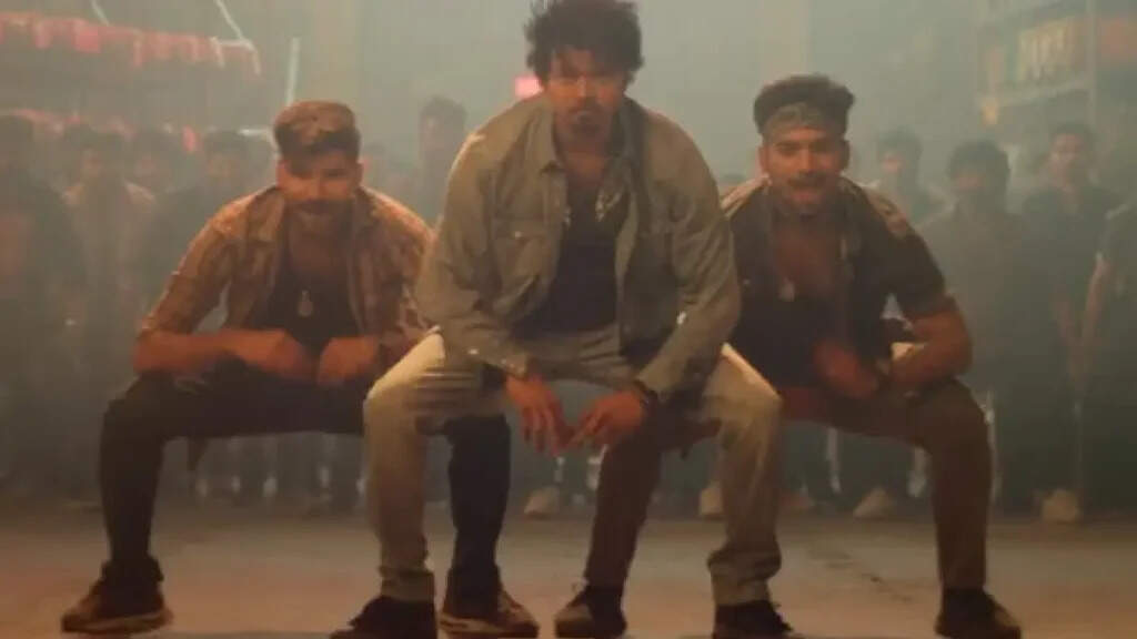 தளபதி விஜய்க்குப் பிடிச்ச தல படம்... மட்ட சாங் முதல்ல பாட்டாவே இல்லையாம்..!