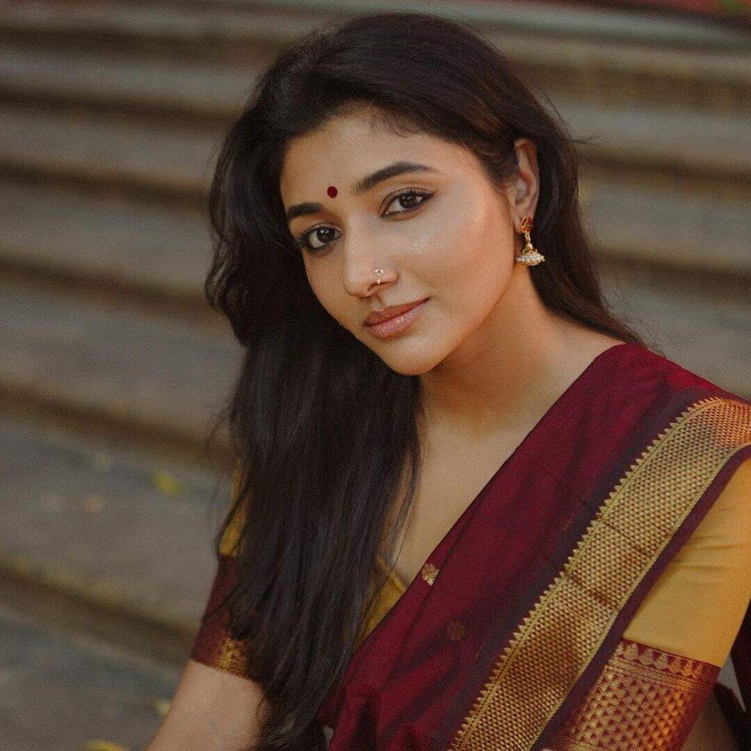 ஐயோ சைனிங் இடுப்ப காட்டியே இழுக்குறியே!.. ஜெயிலர் பட நடிகை கொடுத்த போஸ பாருங்க!..