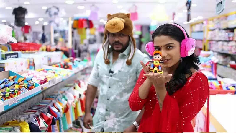 எல்லா கலெக்‌ஷனும் ஒரே இடத்தில்!. மொத்தமா அள்ளிக்கிட்டு போயிடுவோம்!. சீரியல் நடிகை செய்த ஷாப்பிங்..