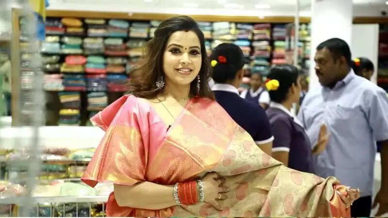 ரெடின் கிங்ஸ்லி மனைவி சங்கீதா செய்த சூப்பர் ஷாப்பிங்!.. - என்னென்ன சொல்கிறார் பாருங்க