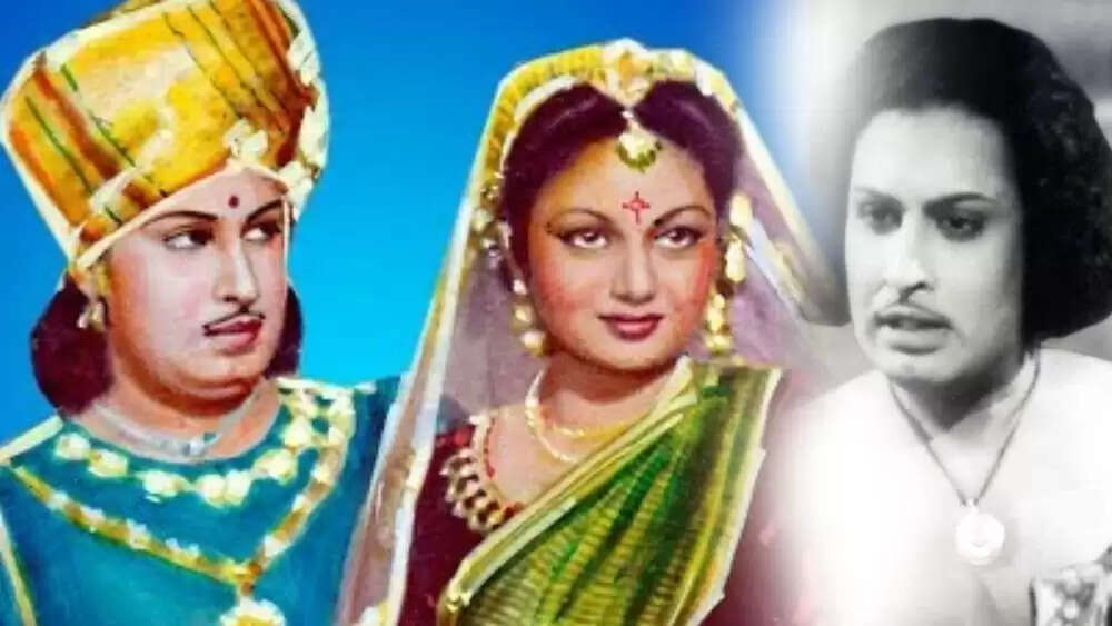 அசிங்கமாக கேலி செய்த சொந்த ஊர்க்காரர்கள்!.. எம்.ஜி.ஆர் வளர்ந்த பின் நடந்தது இதுதான்!..