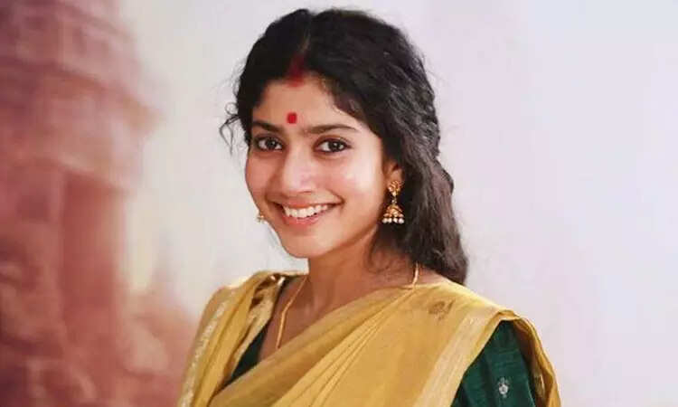 SaiPallavi:  அணு அணுவா ரசிக்கிறானே.. யாருப்பா நீ? சாய்பல்லவியை பின் இருக்கையில் இருந்து ஒருவர் ரசிக்கும் வீடியோ