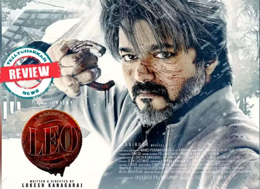 மகனின் படத்தை கிழித்துத் தொங்க விட்ட எஸ்.ஏ.சி.. அப்படி என்னதான் நடந்தது?..