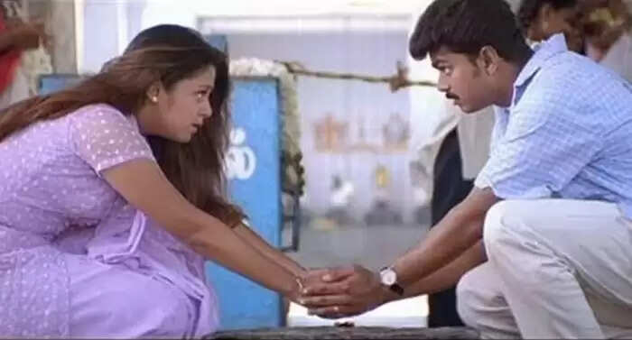 கில்லி ஹிட்டை தொடர்ந்து அந்த படமும் ரி-ரிலீஸ் ஆகுதான்!.. விஜய் பேன்ஸ்க்கு செம திருவிழாதான்!...