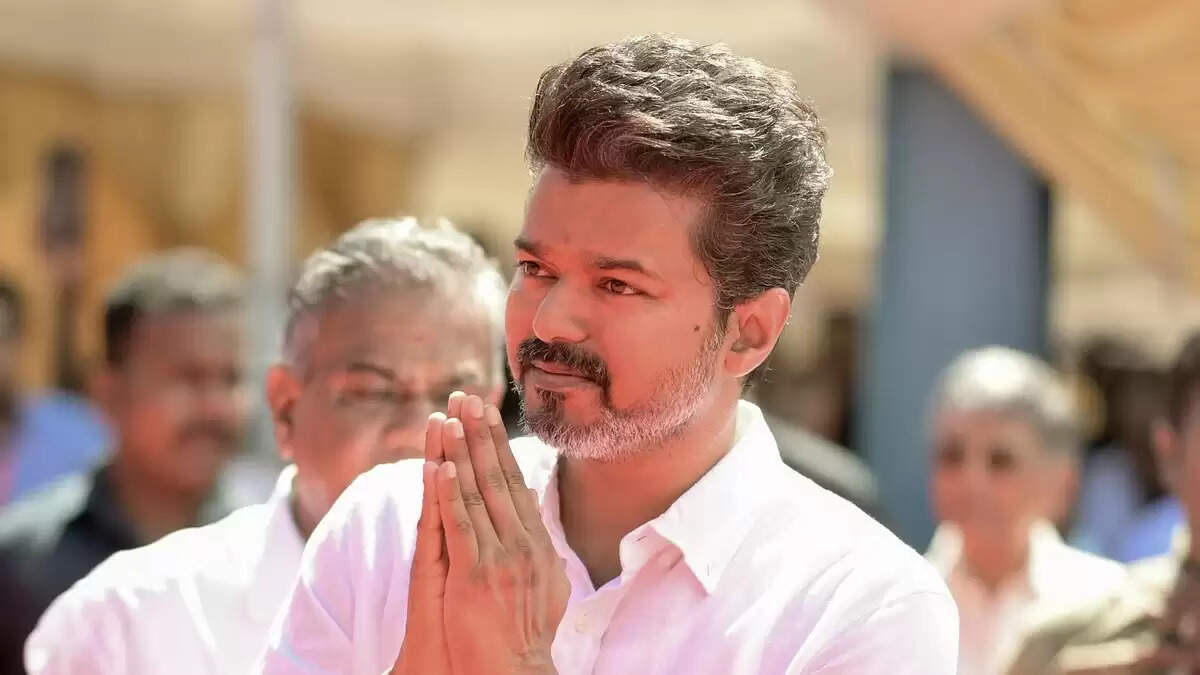 இந்த விஷயத்துல விஜய பாராட்டியே ஆகணும்!.. இப்போ புகழ்றாரா? இல்ல திட்றாரா?..