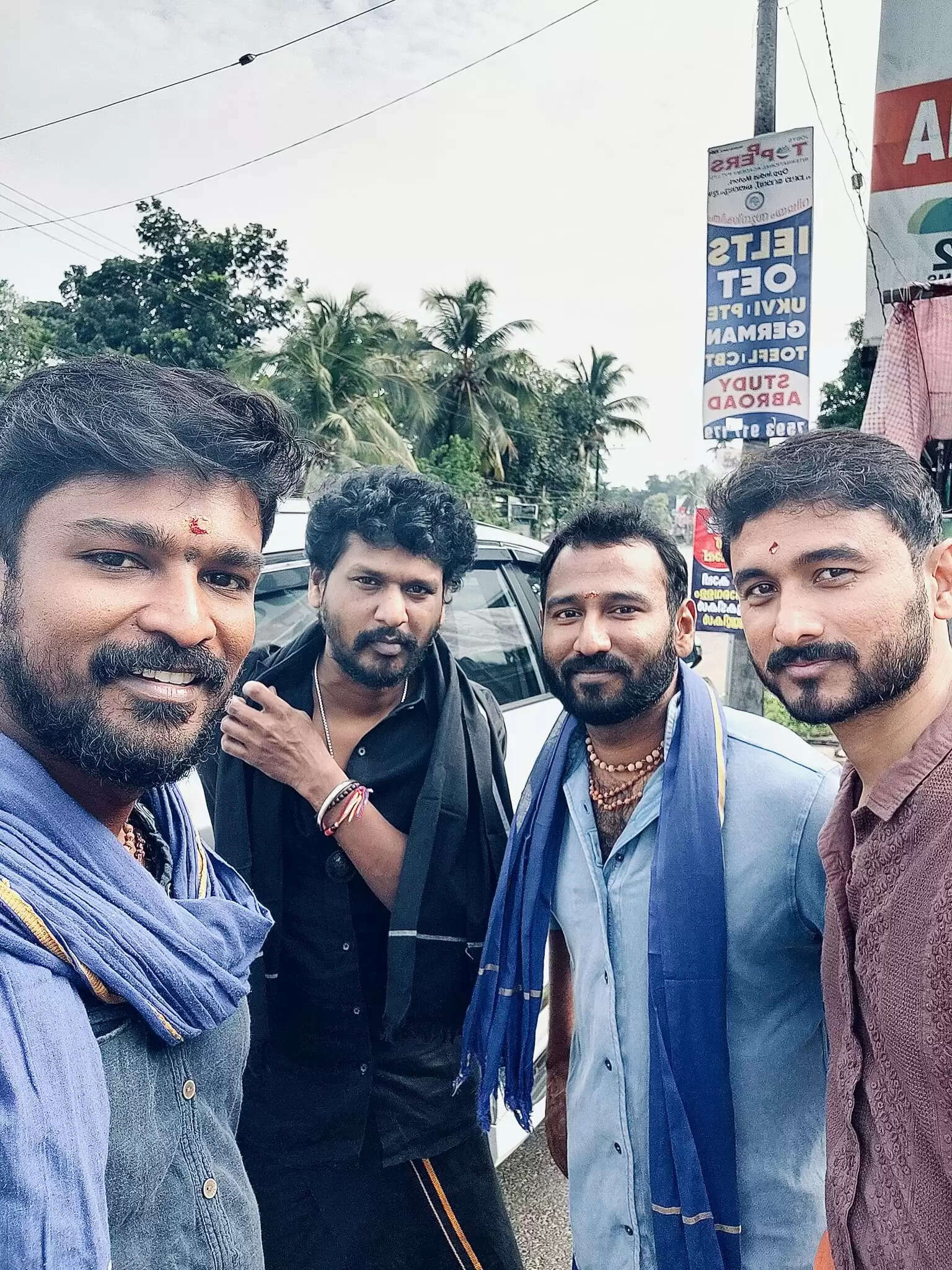 லோகேஷ் கனகராஜ் இப்போ யாரோட சுத்துறாரு தெரியுமா?.. ரஜினிகாந்த் ரசிகர்கள் பார்த்தா காண்டாகிடுவாங்களே!