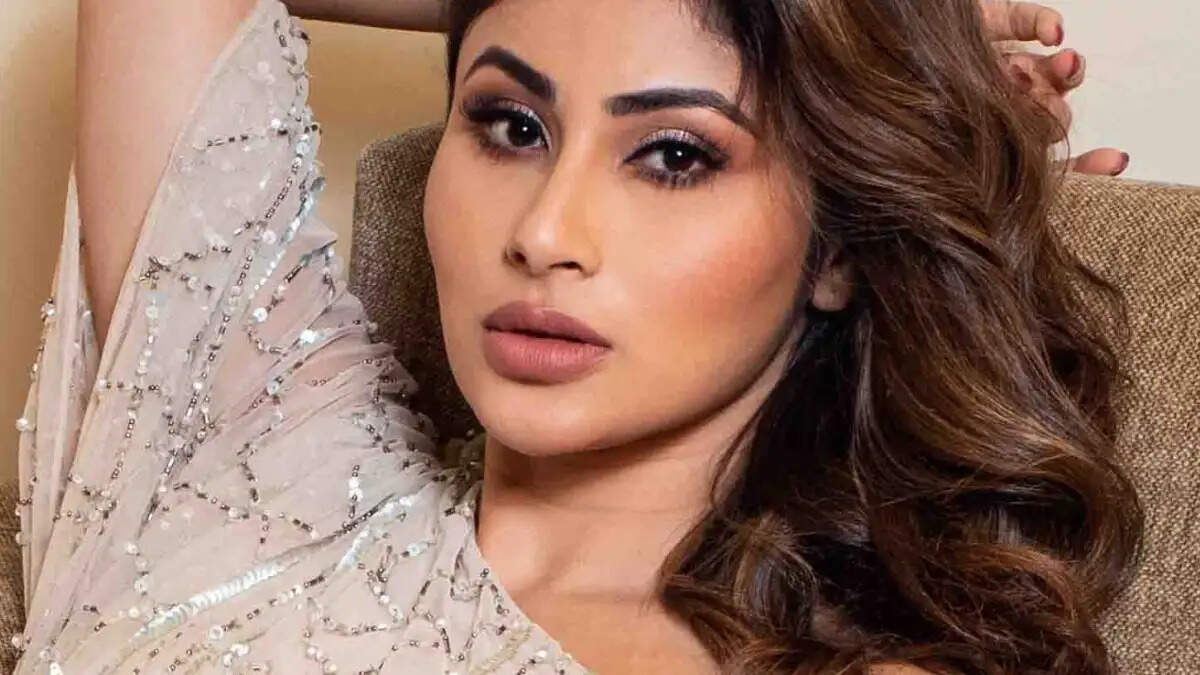 mouni roy 