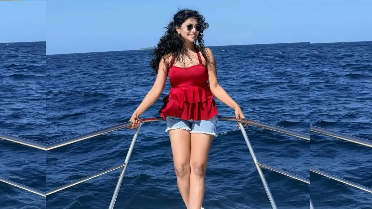 pavithra lakshmi 