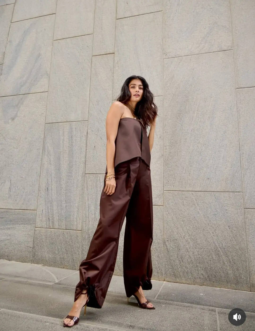 Pooja hegde 3