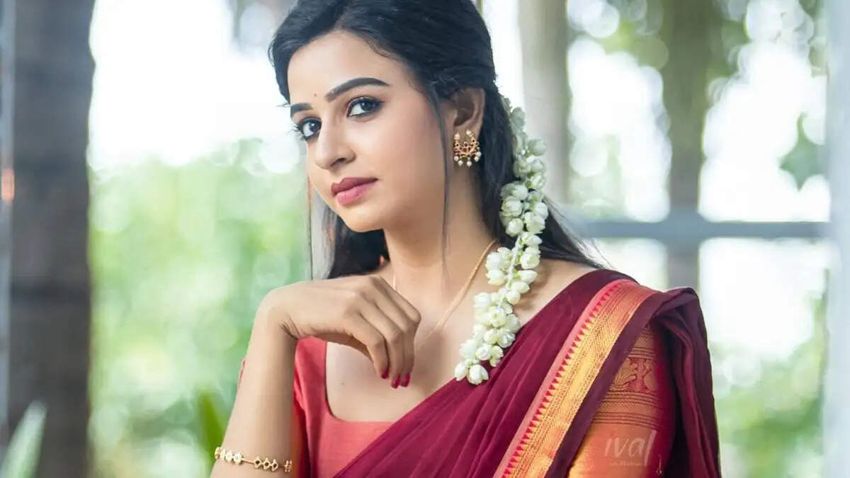 dhivya ganesh
