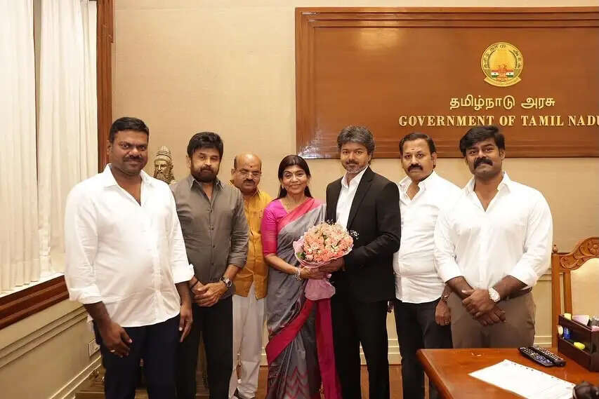 முதல்வரை சந்தித்த ரவி மோகன் மாமியார் - விஜய் ஆதரவு யாருக்கு? 