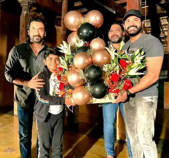 b92835034a93bb47b2a248c006c12bd9-4