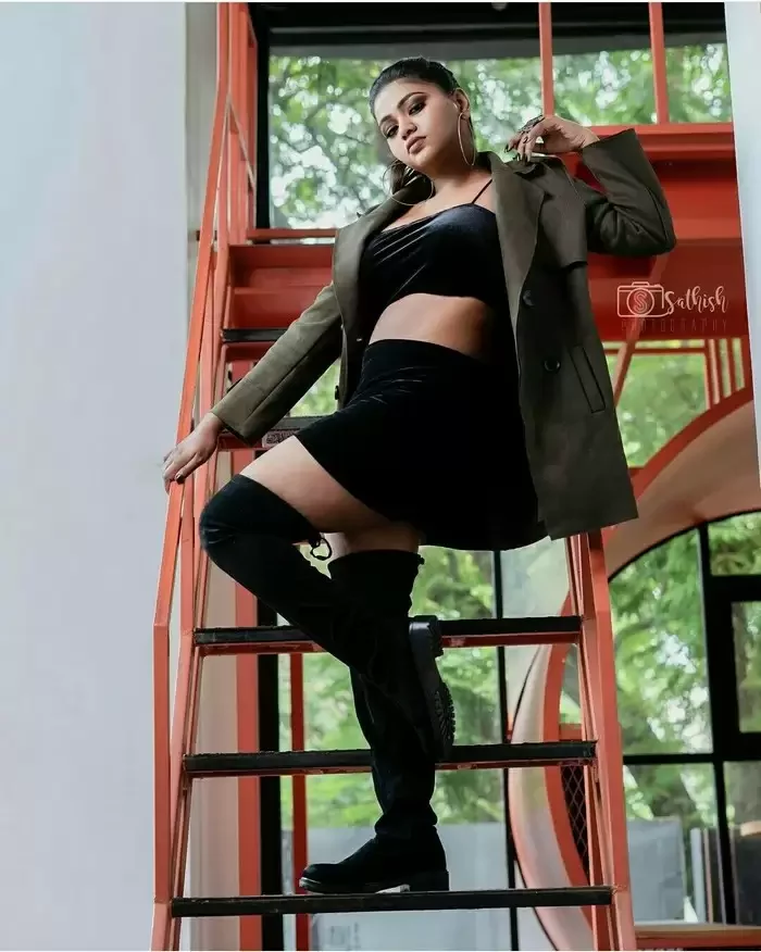 b32f81d4a9fc2b86caf5063ed105e899-1