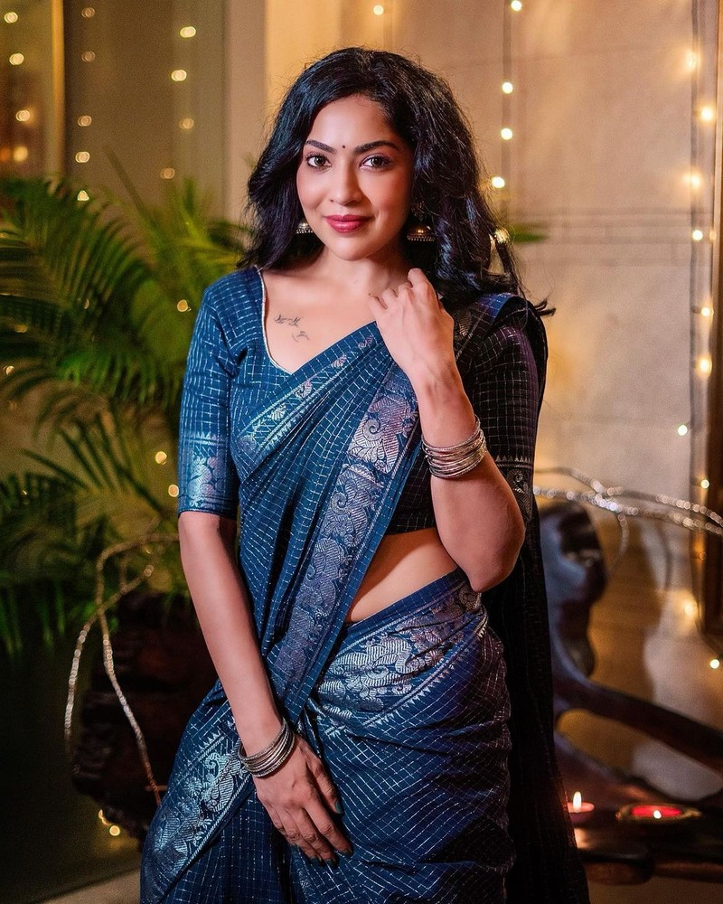 vj ramya