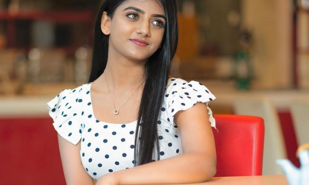 இந்த குத்து எப்படி இருக்கு!.. அரபிக்குத்துக்கு ஆட்டம் போட்ட கேப்ரியல்லா…