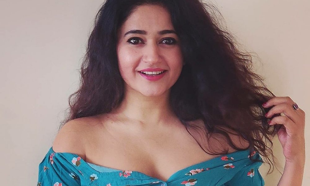 உனக்கு இதுலாம் செட் ஆகுமா?… நீ அந்த மாதிரியே போஸ் கொடு… மூட் அவுட் செய்த நடிகை…..