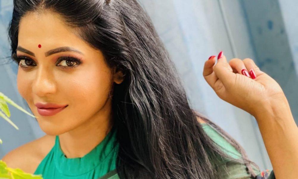 இது அன்லிமிட்டேட் கவர்ச்சி… வாரி வழங்கிய நடிகை ரேஷ்மா…..