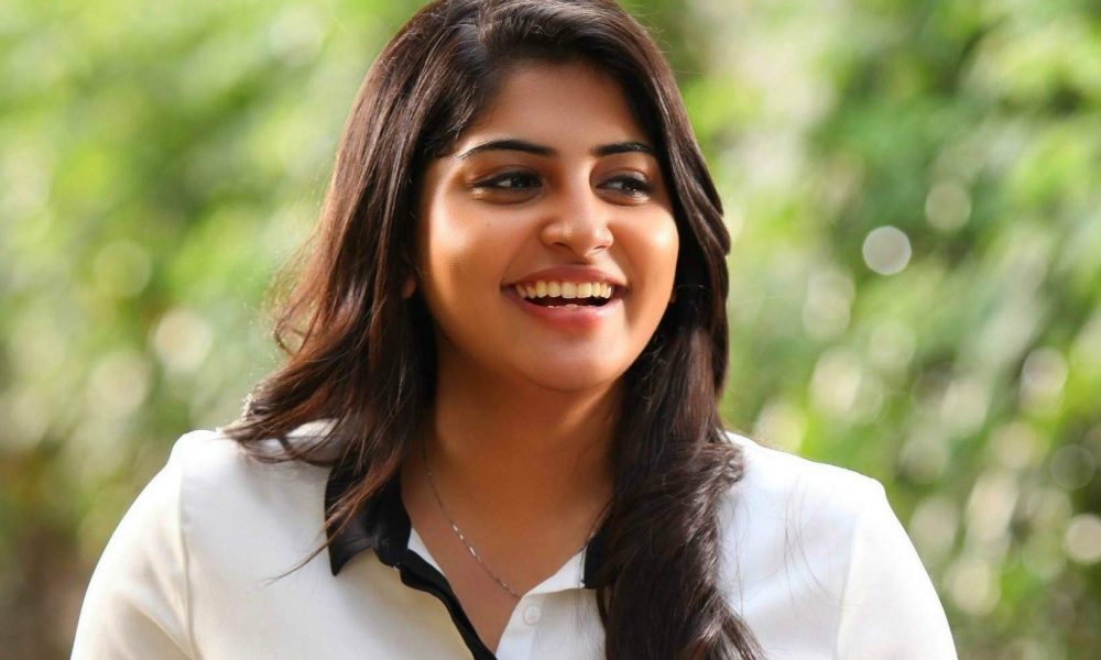 குஷ்புவே உடம்ப குறைச்சிடுச்சு..நீ ஏம்மா இப்படி?…ஷாக் கொடுத்த இளம் நடிகை….