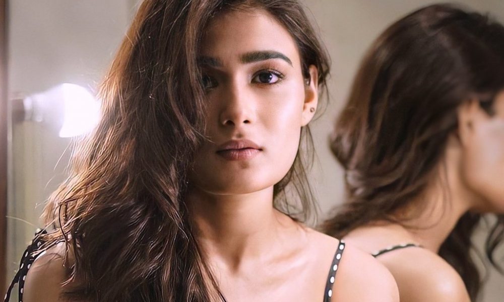 நான் எப்பவும் ஓப்பன்.. நான் போடுற டிரெஸ்ஸும் அப்படித்தான்…நடிகையின் ரீசண்ட் க்ளிக்ஸ்