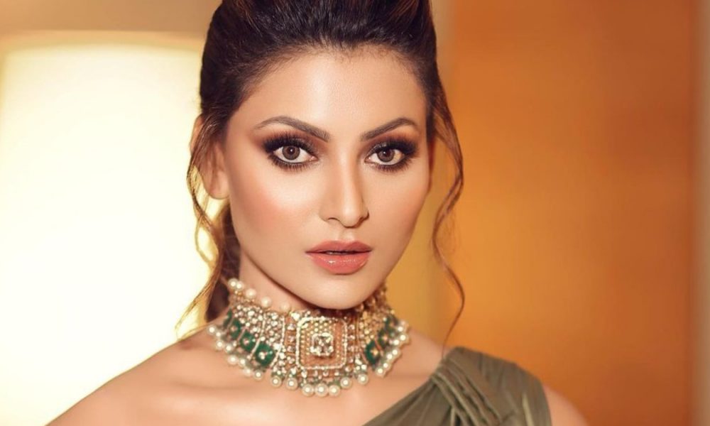 உங்க structure’க்கு உலகமே அடிமை – பாலிவுட் நடிகையின் பலே வீடியோ!