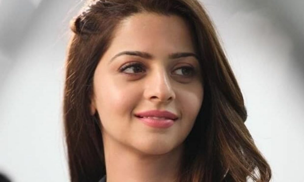 நச்சுன்னு கீது நைட் ட்ரஸ்… மொழமொழன்னு பால் மேனியை காட்டிய வேதிகா!