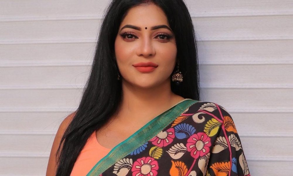 எத்தனை நாளைக்குதான் இப்படி?!.. ரேஷ்மா கொஞ்சம் இரக்கம் காட்டும்மா!….