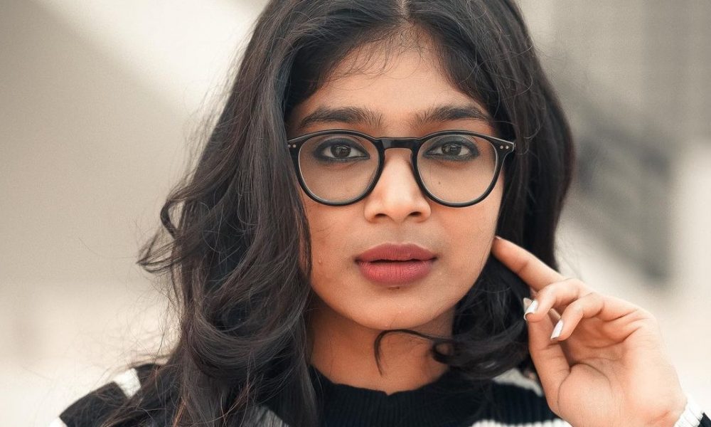 உன்ன அப்படி சொன்னதுல தப்பே இல்ல!…மூடியும் மூடாம பர்மான்ஸ் செய்த விஜே பார்வதி….