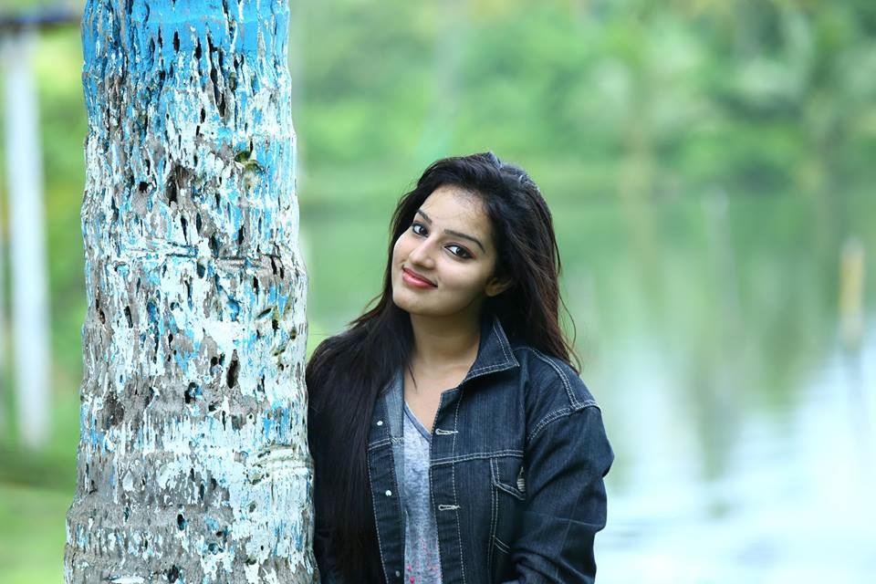 malavika_main_cine