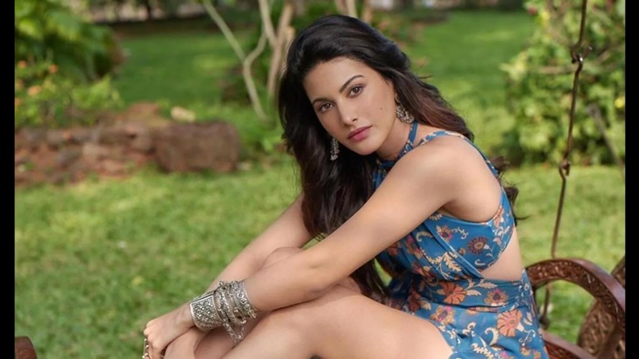 amyra dastur