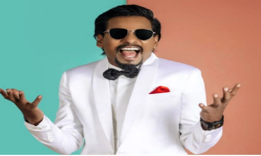 கலையைப் பொறுத்தவரைக்கும் உடனே கிடைச்சிராது….ரெண்டு வருஷமா பிளாட்பாரத்துல தூங்கினேன்….! இவரா இப்படி சொல்றாரு..