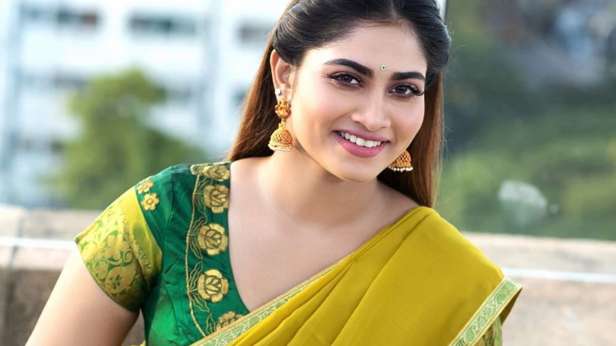 shivani dp