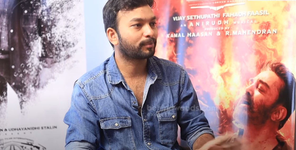இதுக்கு முன்னாடி கல்யாணத்துக்கு பாட்டு எழுதிட்டு இருந்தேன் - மனதை திறந்த விக்ரம் பாடலாசிரியர் இதுக்கு முன்னாடி கல்யாணத்துக்கு பாட்டு எழுதிட்டு இருந்தேன் - மனதை திறந்த விக்ரம் பாடலாசிரியர்