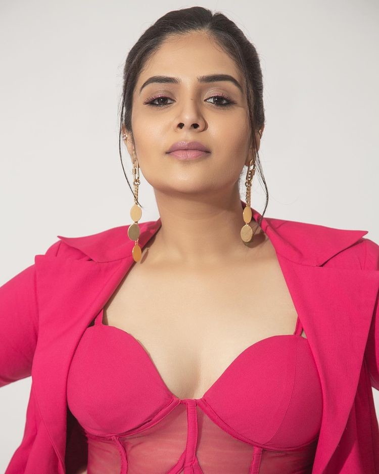 sreemukhi