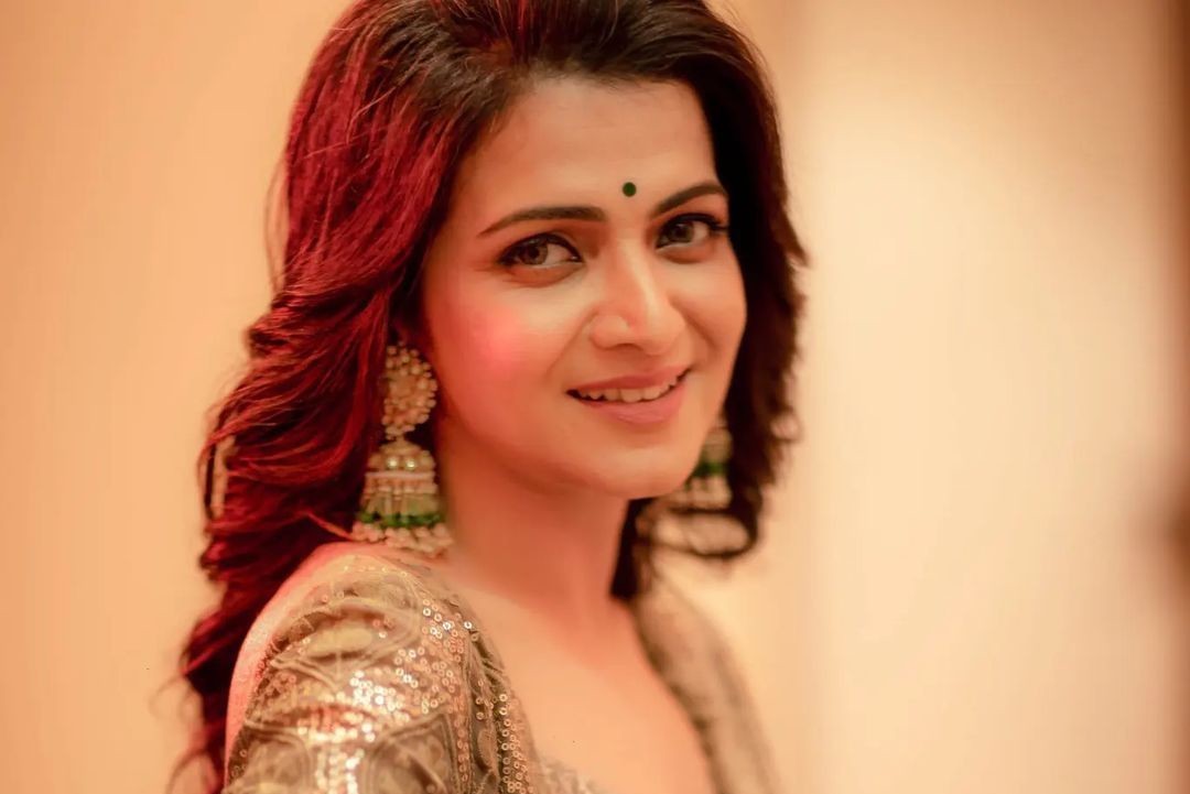 divya divya