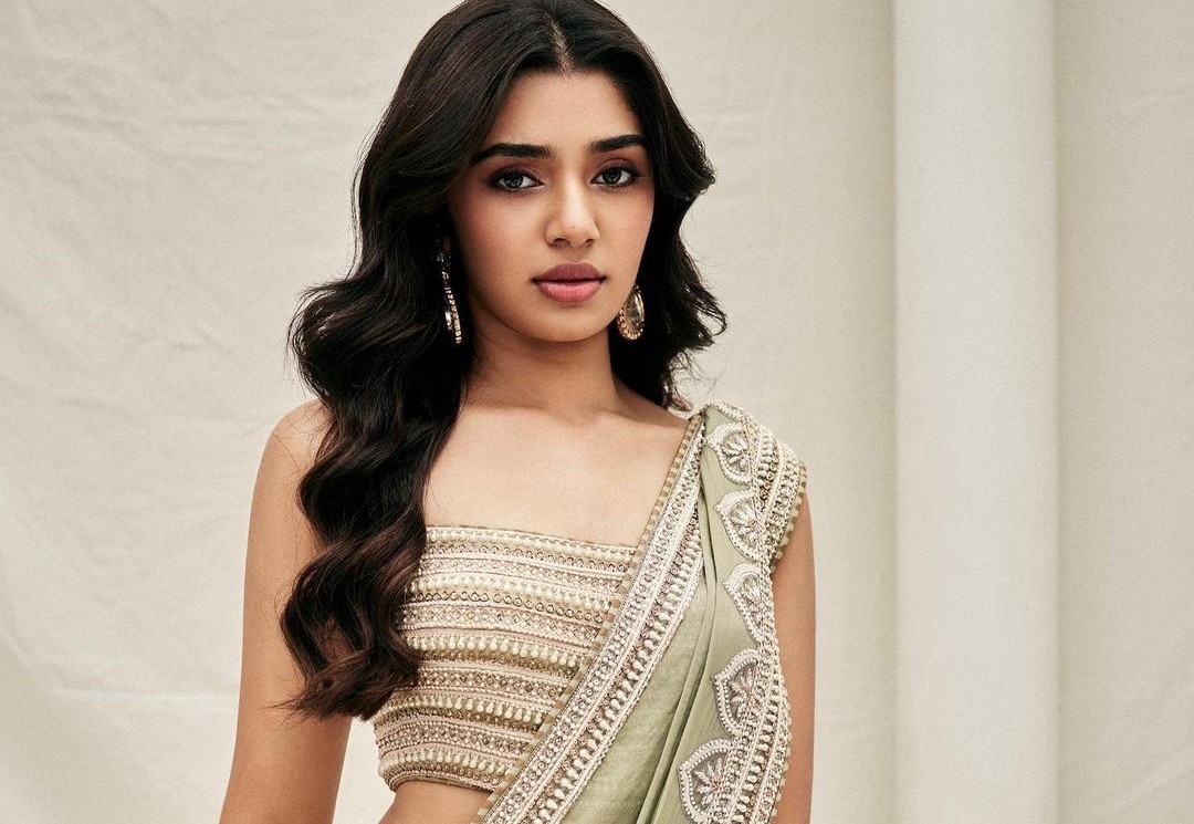 ஒவ்வொரு லுக்கும் தாறுமாறு!...கிக்கு ஏறுது!...கீர்த்தி ஷெட்டியின் ஹாட் கிளிக்ஸ்.... ஒவ்வொரு லுக்கும் தாறுமாறு!...கிக்கு ஏறுது!...கீர்த்தி ஷெட்டியின் ஹாட் கிளிக்ஸ்....