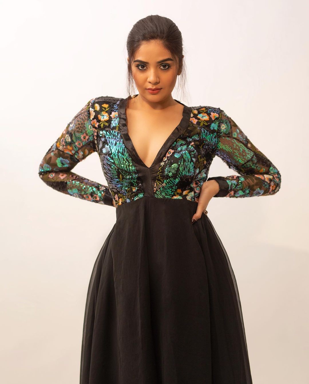 sreemukhi