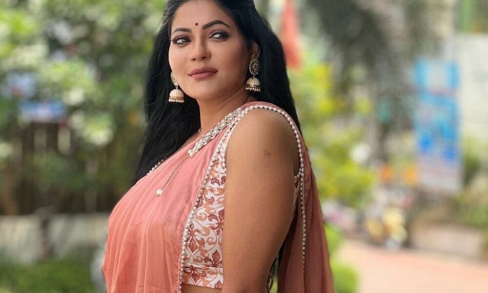 Top two bottom just shake!.. Big size soulful actress Reshma…