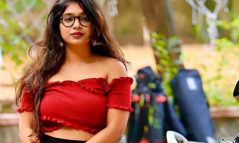 நீ ஒரு தரமான நாட்டுக்கட்ட!… விஜே பார்வதியை எக்குதப்பா ரசிக்கும் ரசிகர்கள்…