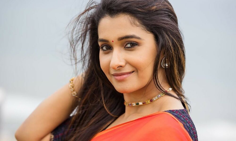 ப்ப்பா என்னா பொண்ணுடா!.. போதும் செல்லம் ஹார்ட்டு வீக்கு!.. பிரியாவிடம் ஜொள்ளுவிடும் புள்ளிங்கோ..