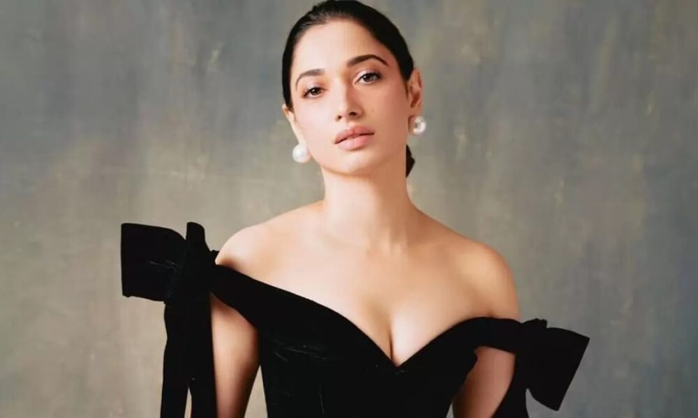 துட்டுக்கு ஏத்த பிட்டு!.. கவர்ச்சிக்கு ஏத்தமாதிரி ரேட்டு பேசும் தமன்னா!.. புள்ள பொழச்சிக்கும்!..