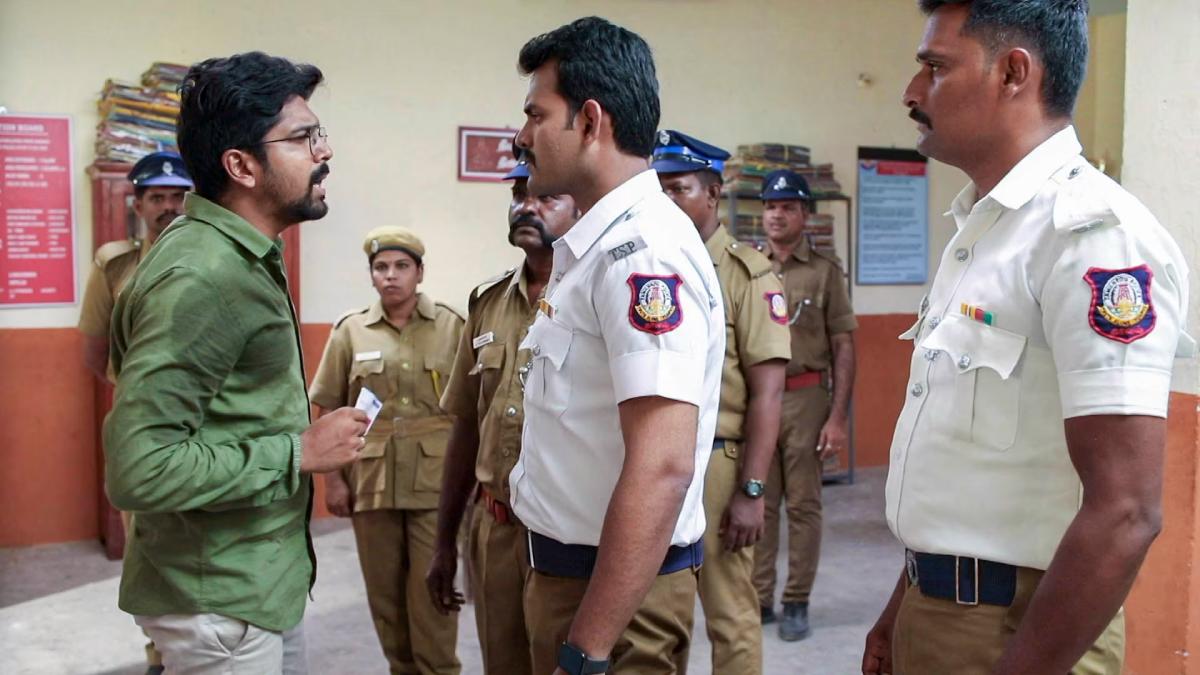 மனோஜால் கண்ணீர் விடும் அண்ணாமலை… சீதா காதல் விஷயத்தில் எடுத்த முடிவு! மனோஜால் கண்ணீர் விடும் அண்ணாமலை… சீதா காதல் விஷயத்தில் எடுத்த முடிவு!