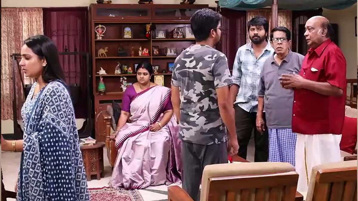 பார்வதி மீது பழி போட்ட விஜயா… ரோகிணி பொய் மூட்டையால் உச்சக்கட்ட கடுப்பில் இருக்காரே! பார்வதி மீது பழி போட்ட விஜயா… ரோகிணி பொய் மூட்டையால் உச்சக்கட்ட கடுப்பில் இருக்காரே!